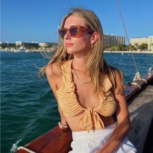 Meet your Posher, Charlotte